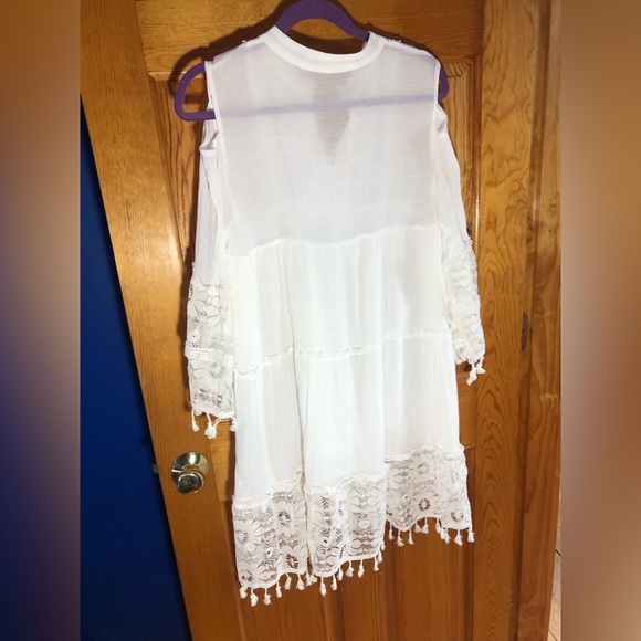 Dresses & Skirts - Women’s Bohemian White Dress with Lace & Bell Sleeves, size 6